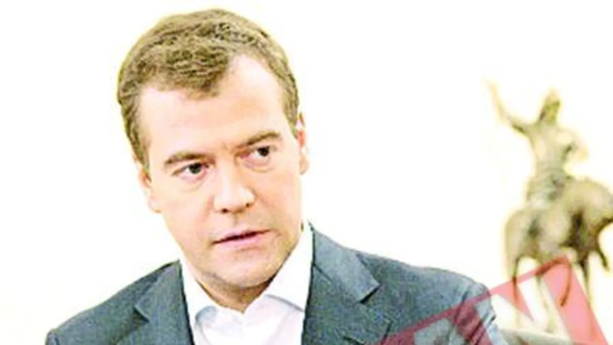 Medvedev le ordona rusilor:Invatati sa folositi calculatorul!