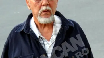 Aparitie soc la priveghiul lui Johnny Raducanu! Sosia jazz-man-ului a venit sa-si ia adio de la artist, dar i-a speriat ingrozitor pe cunoscutii maestrului