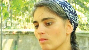 Mama fetei care şi-a înjunghiat bunica: ”Tatăl a întreţinut relaţii cu fiica mea”