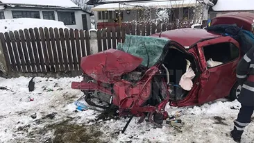 Tragedie fără margini. Tatăl şi fiul au murit, mama în stare gravă la spital în urma unui grav accident rutier