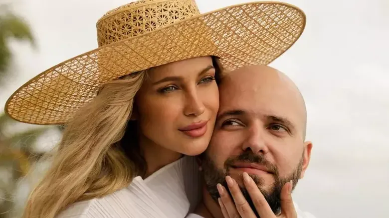Dovada că Lora nu divorțează de Ionuț Ghenu. Artista a făcut imaginea publică!