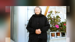 Trecând printr-o criză conjugală, o femeie din Bistrița a găsit un anunț pe Facebook. I-a răspuns o "maică stareță care face minuni", care i-a cerut 700 lei și o poză cu ea și soțul. Ce a urmat depășește orice imaginație