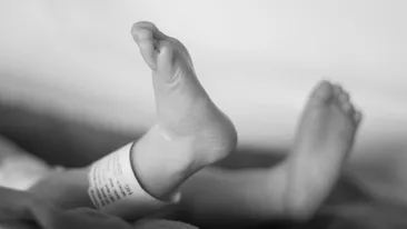 Bebeluș mort la Maternitatea Polizu. Micuțul s-ar fi infectat cu o ciupercă din spital