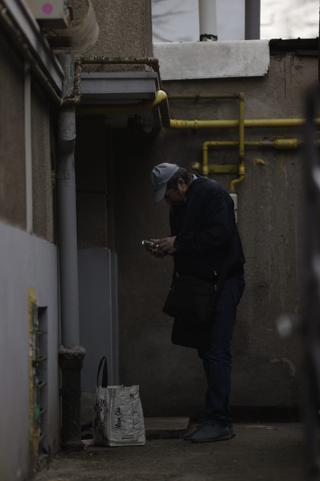 Poștașul l-a vizitat pe maestru înainte de venirea ambulanței (Foto: CANCAN.RO)
