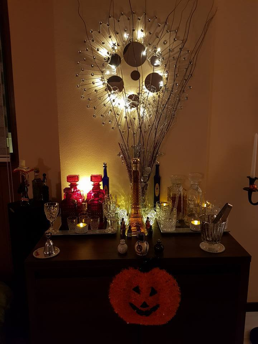 Cum şi-a decorat Minodora casa de Halloween! Imagini de vis