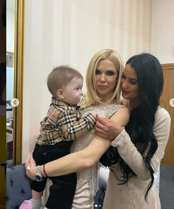 Daniela Crudu, din nou activă pe rețelele de socializare! Fosta asistentă TV arată mai fresh ca niciodată după bătaia de luna trecută FOTO