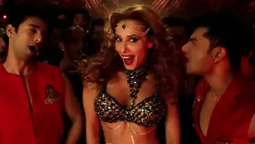 Iulia Vantur le-a inchis gura indienilor! Blonda este extrem de apetisanta in videoclipul filmat in India! Vezi aici Ummbakkum