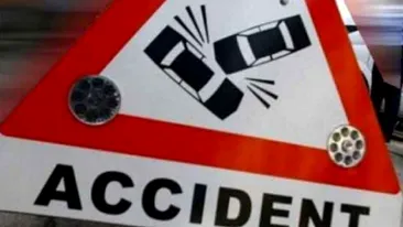 Un mort și trei răniți grav, în urma unui accident din Caraș-Severin! Șoferul a intrat într-un cap de pod