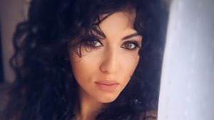Doiniţa Oancea, într-o rochie supersexy! Cum arată actriţa cu o croială extrem de îndrăzneaţă!