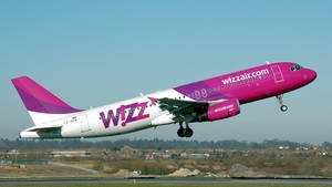 Ofertele de pe Facebook cu biletele gratuite de la WizzAir sunt ţepe! Cardurile a mii de români au fost golite