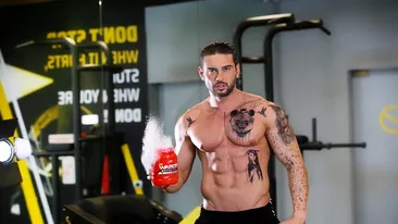 Cum arăta Dorian Popa când nu avea pătrățele! Poți să juri că nu e el