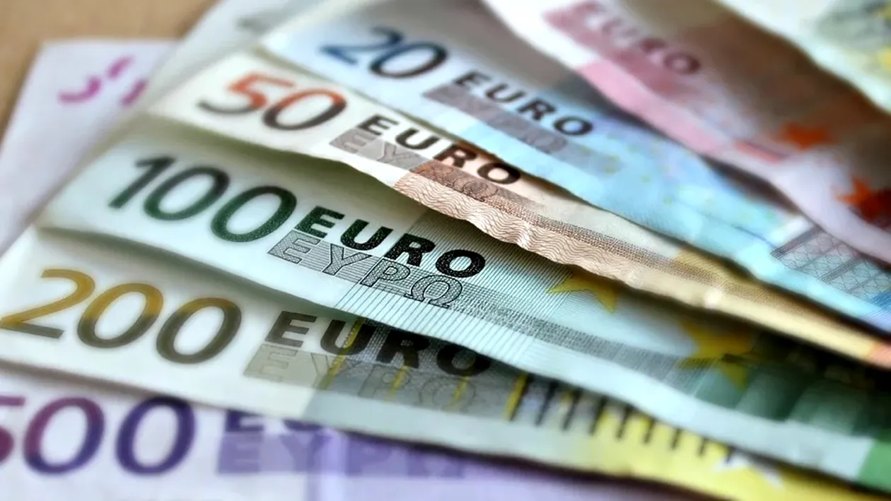 Curs valutar 3 decembrie 2019. Euro se menține peste pragul de 4,77 lei