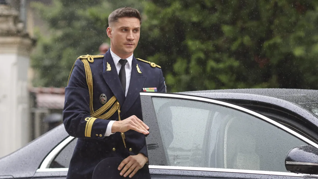 Care ar fi unul dintre motivele retragerii lui Ionuț, ofițerul SPP care îl însoțea pe Nicușor Dan. Avem dovada INDECENTĂ