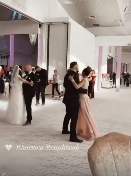 Karmen și Bogdan Căplescu, în rolul de nași pentru doi apropiați! Artista și fiica ei, Sofia, s-au asortat și au făcut senzație la petrecerea de lux | FOTO