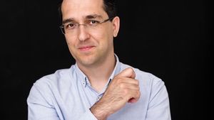 Primarii îl acuză pe ministrul Sănătății că nu le-a ”bugetat” centrele pentru vaccinarea populației! Cum se apără Vlad Voiculescu