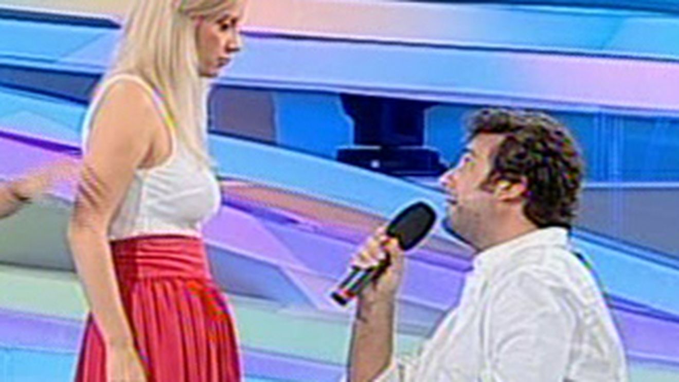 VIDEO Uite ce circ au facut Simona Trasca si italianul in culisele "Acces Direct": "Nu mai vreau ceasul, sa si-l bage in c*r"
