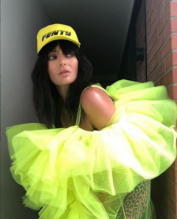 Delia a renunțat la blond și a intrat în rândul brunetelor! Cântăreața face furori cu noul ei look: “Îți stă bestial“
