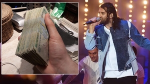 Smiley a dat lovitura! Câți bani primește pentru un singur concert în noaptea de Revelion