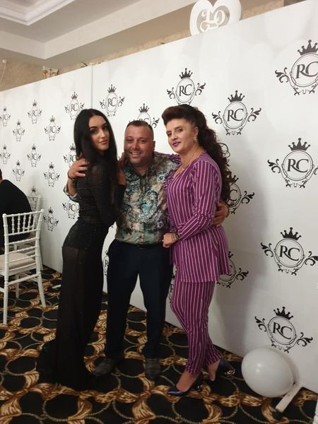 Cum arată acum Cornelia, cea mai bătrână dansatoare de manele. Cu ce își ocupă timpul, de când nu mai are evenimente
