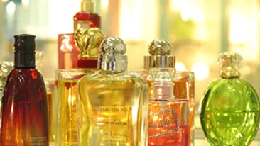 Parfumuri de 100.000 de euro, susceptibile a fi contrafacute, ridicate de Politie din Voluntari