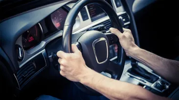 Motivul pentru care nu trebuie să oprești motorul mașinii, imediat după ce ai ajuns la destinație. Puțini șoferi din România cunosc acest lucru