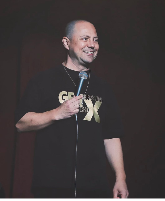 După ce a prezentat iUmor și a fost în juriu la Stand-up Revolution, Dan Badea s-a alăturat și el echipei Pro TV