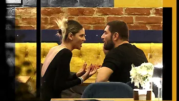 A vrut s-o sărute, dar s-a lovit de…pahar! Ramona Olaru l-a băgat în ședință pe Cazacu, la petrecerea din restaurantul lui Dani Oțil