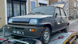 O mașină Renault din 1982 a ajuns să coste cât un apartament. Cât s-a plătit pentru ea