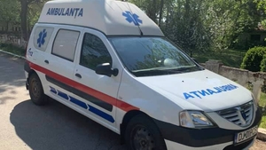Maşina primăriei... transformată în ambulanţă într-o localitate din Dolj