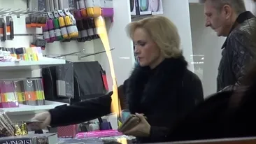 Nu s-a pierdut cu.... firea! Lui Pandele i-au trebuit 30 de minute ca sa faca asta, insa Gabi Firea n-a scos un sunet si a platit!