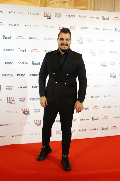 Bursucu' vrea să-i asigure concurență lui Victor Slav din punct de vedere al aspectului fizic / (Sursa: Instagram)