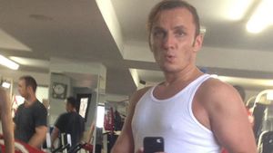 MIHAI TRĂISTARIU şi-a arătat bărbăţia pe Instagram! Vezi imaginile pe care le-a făcut publice