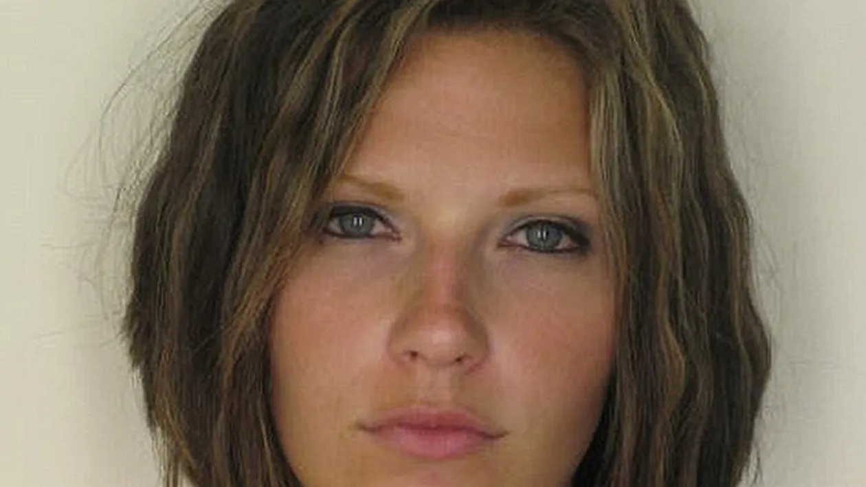 A devenit superstar dupa ce s-a imbatat si a ajuns la Politie! Imaginile cu cea mai sexy infractoare din America sunt de senzatie!