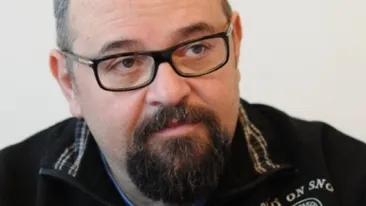 La nici şase luni de la tragedia din clubul COLECTIV, CRISTIAN POPESCU PIEDONE şi-a depus candidatura pentru fotoliul de primar al Sectorului 4 