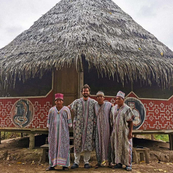 Bogdan Vladau, călătorie spirituală! Musculosul a participat la o şedinţă de şamanism în triburile Shipibo