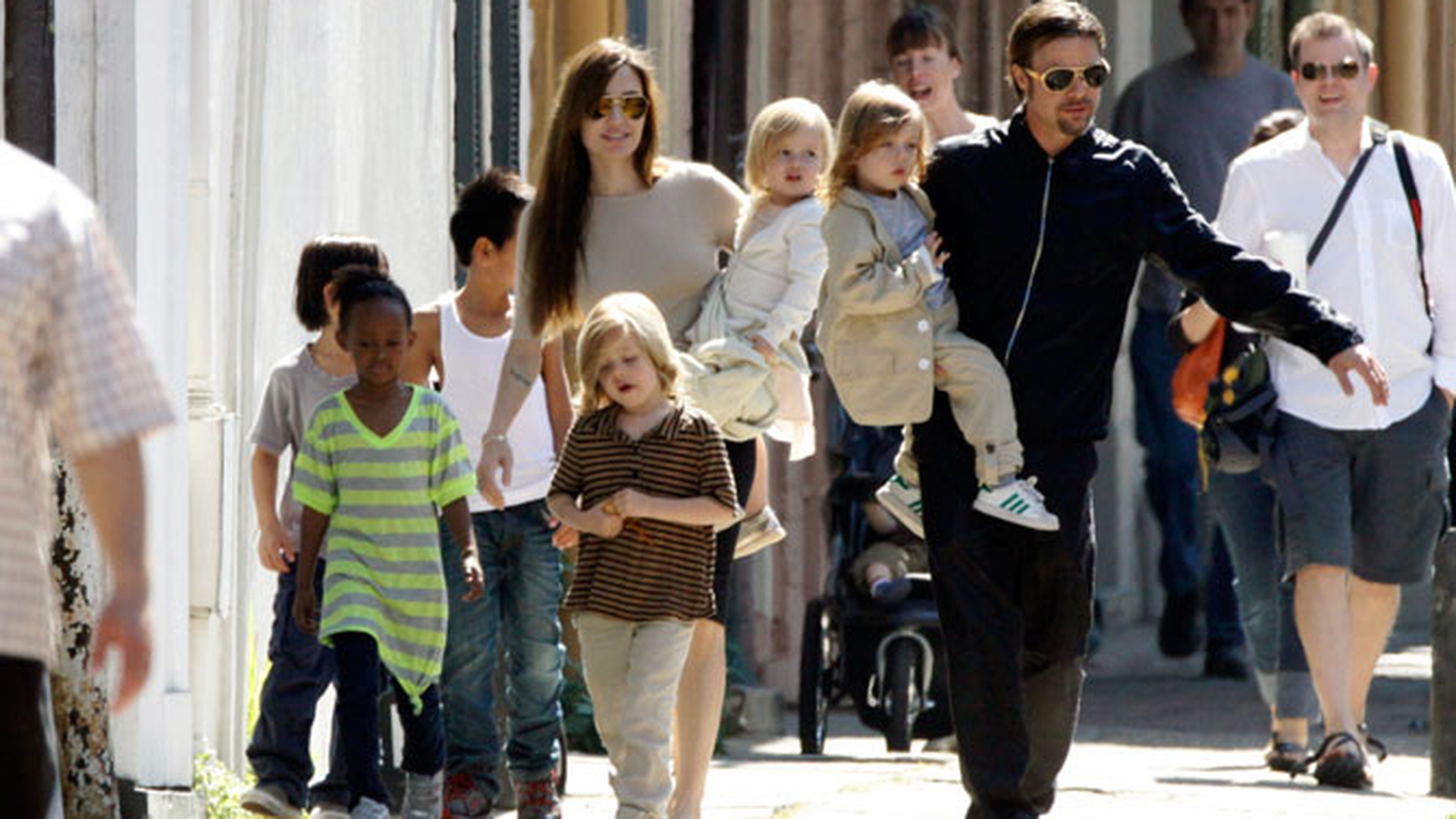 Angelina Jolie, cat pe ce sa le interzica fiilor ei sa vada ultimul ei film! VEZI AICI de ce!