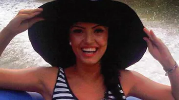 Pregateste-te sa vezi ceva frumos! PRIMA fotografie din acest an cu Andreea Mantea in costum de baie! Uite cum se tavaleste