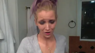 Clipul ăsta a făcut un MILIARD de vizualizări pe YOUTUBE! Cum a putut să atragă atenţia această studentă îndrăzneaţă