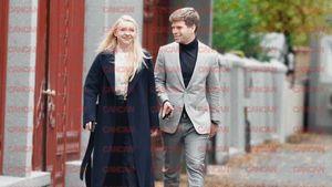 După nunta fastuoasă de pe Isola del Garda, moștenitoarea Dedeman s-a repatriat. Karina Pavăl și Dragoș Iamandoiu și-au încheiat luna de miere pe Aviatorilor