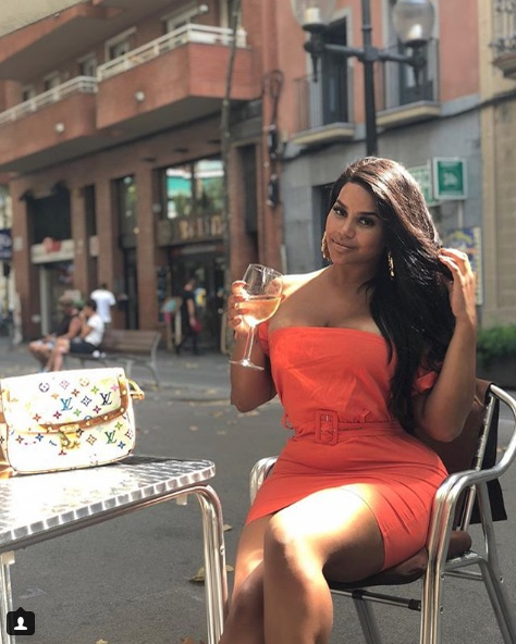 Lateysha Grace, într-un costum de baie minuscul care îi sugrumă zona intimă! Pozele pe care vedeta TV le vrea ștearse definitiv
