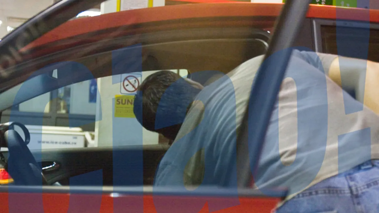 Imagini de colectie cu Nicoleta Luciu sI Zsolt Csergo la prima lor intalnire, din iulie 2005.  Nemachiata sI nearanjata, tot l-a dat pe spate