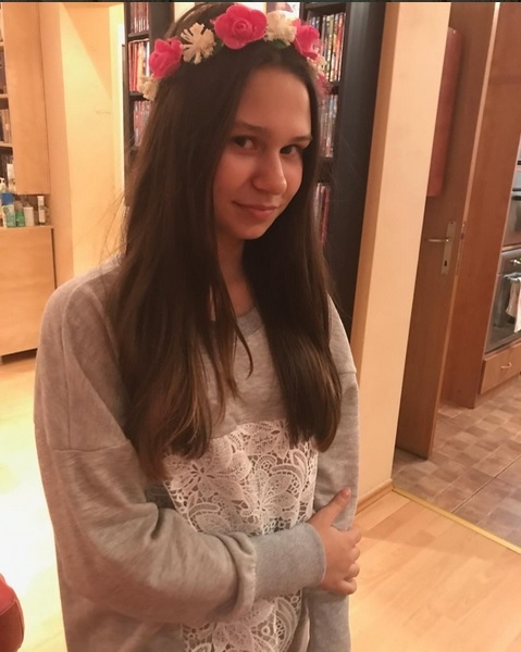 TEO TRANDAFIR le-a arătat tuturor cum s-a aranjat pentru PAŞTE, alături de fiica ei, MAIA!