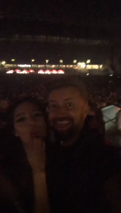 Cătălin Botezatu, sărutat cu patos de o brunetă focoasă la Untold! Imagini senzaționale din zona VIP a celebrului festival