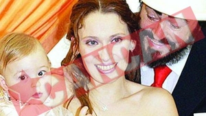 Pavarotti a murit cu fiicele la capatai