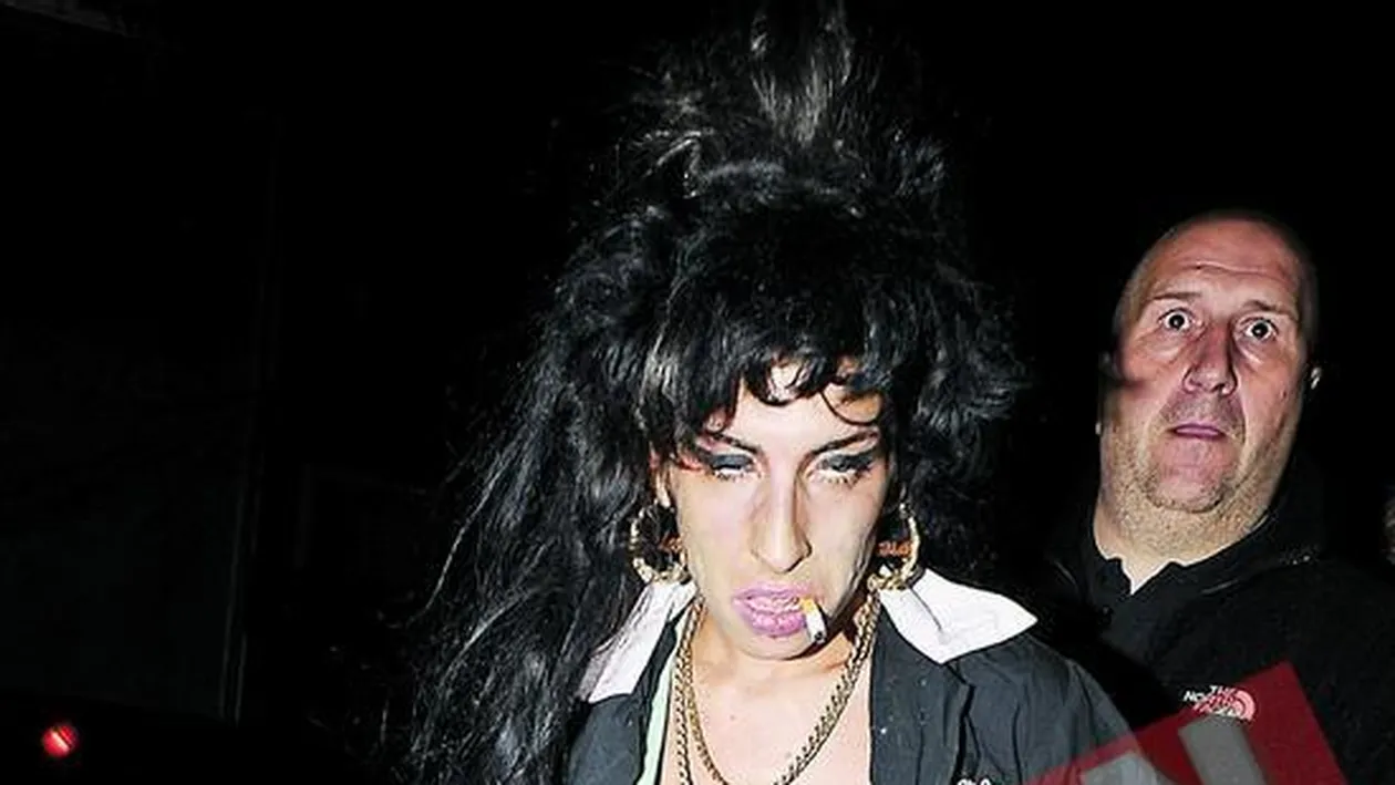 Amy s-a dus la bar deja beata