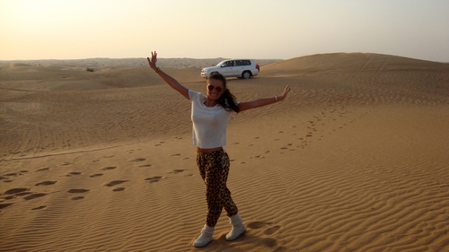 Mirela si Bogdan Stelea şi-au început anul în lux! Cei doi s-au răsfăşat la plajă şi shopping în Dubai!