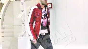 Alb-rosu din cap pana in picioare! Moti, noul trendsetter din Stefan cel Mare