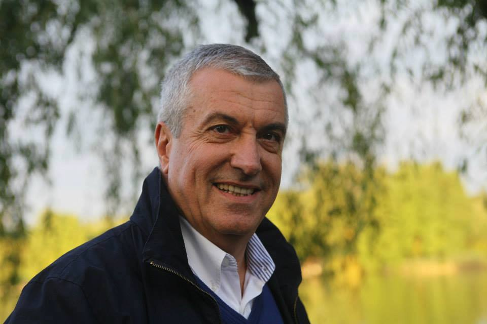 Călin Popescu Tăriceanu, la slujba de Înviere de la Catedrala Sf.Iosif. Ce mesaj a transmis președintele Senatului
