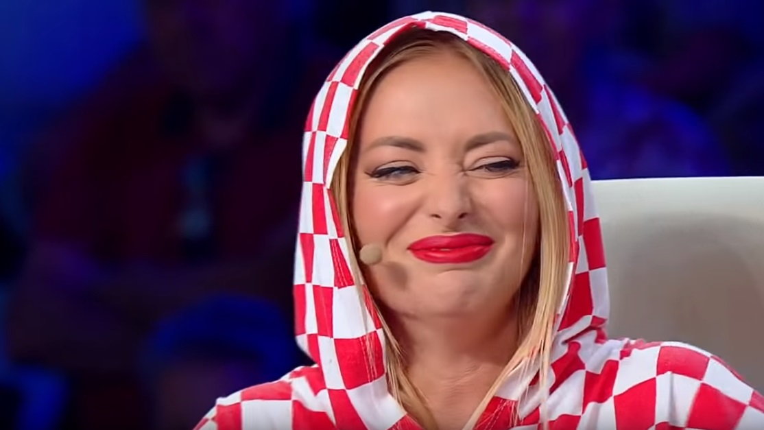Imagini +18 la iUmor! Cum apare Delia Matache e fără precedent în televiziunea din România