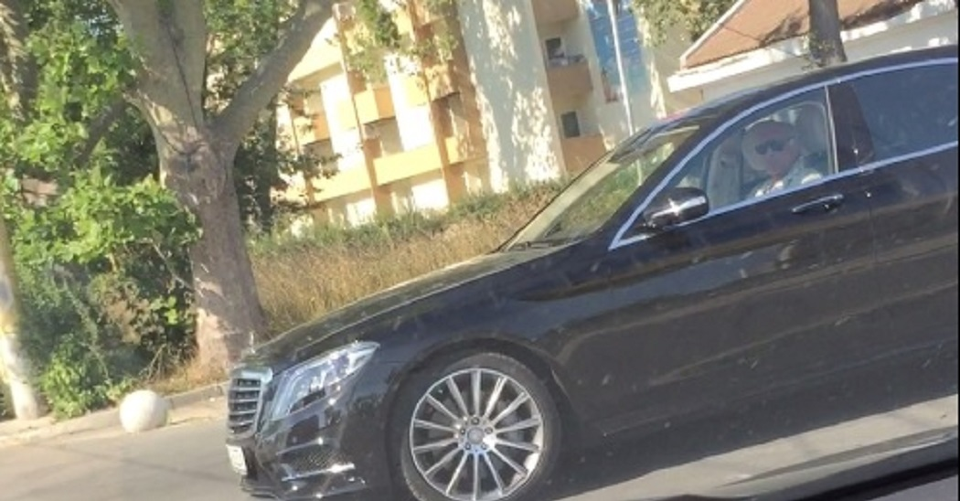 Dan Voiculescu a ales să fie propriul său şofer